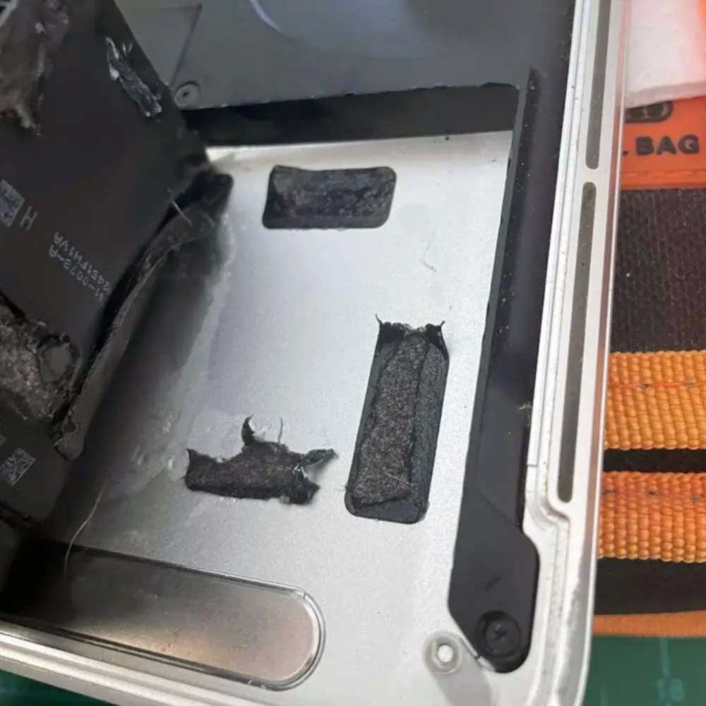 Late MBP Battery Swap - Macbook Pro Battery Replacement